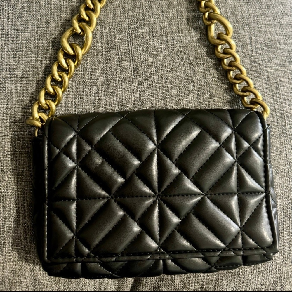 Zara medium size black women shoulder bag with gold chain